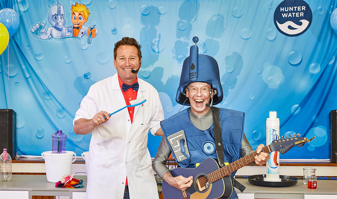 Professor Puddle and Eddie the Aquabot