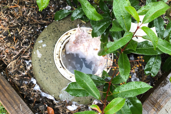 a diagram of the sewer and water system within a proprerty, showing a picture og where the shaft is located